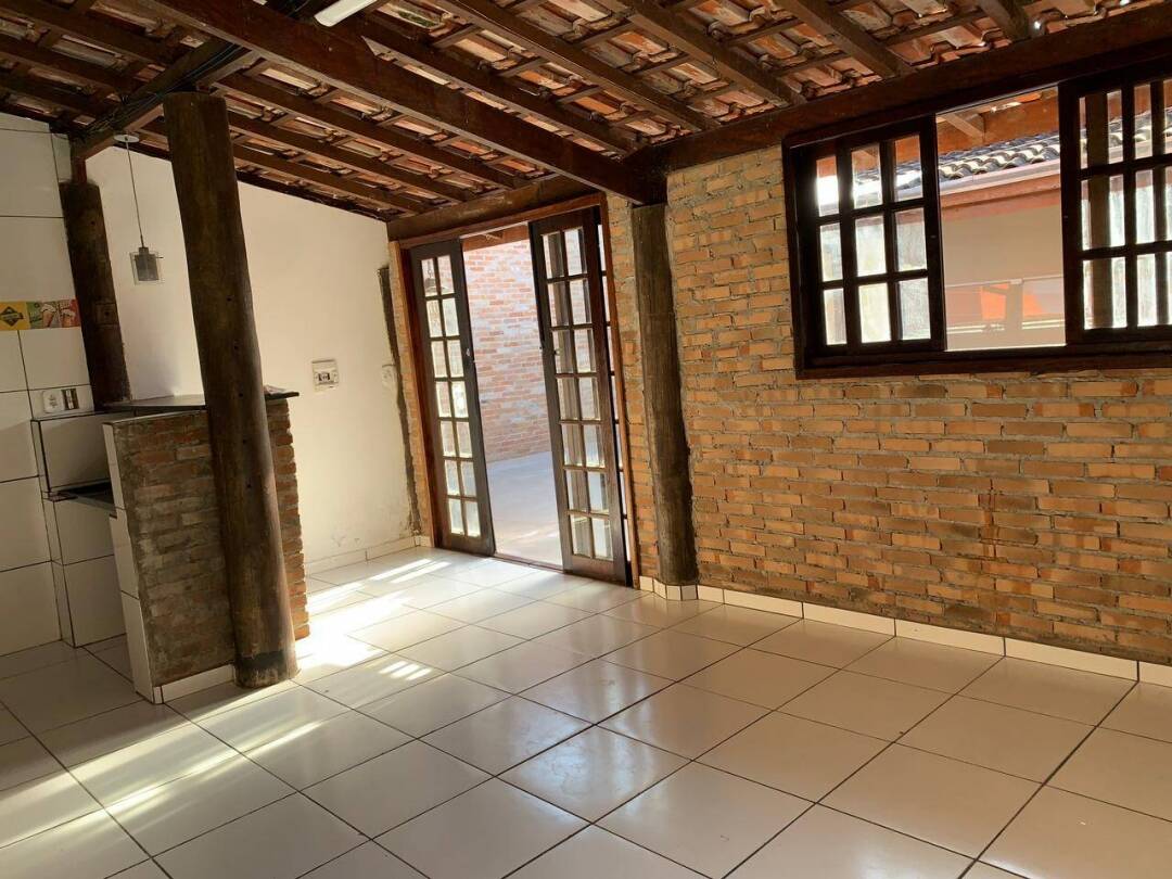 Casa à venda com 3 quartos, 180m² - Foto 9