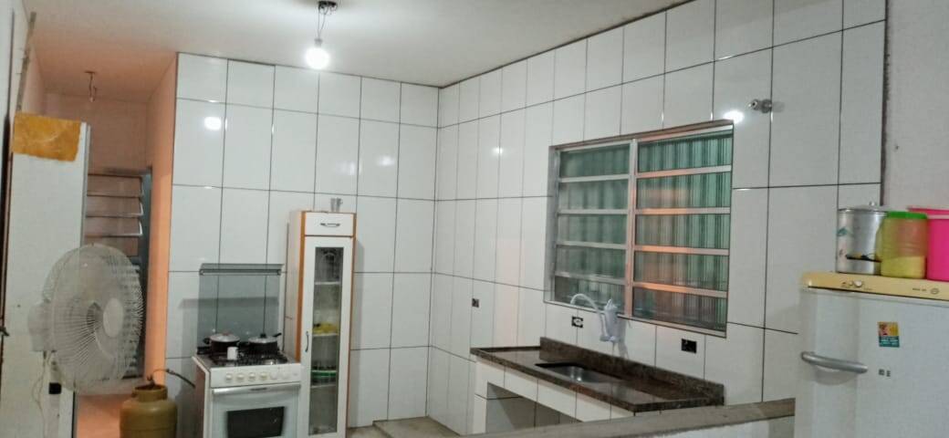 Casa à venda com 3 quartos, 125m² - Foto 2