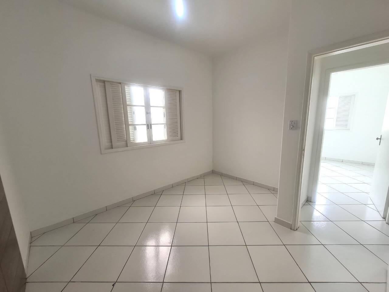 Casa à venda com 3 quartos, 200m² - Foto 8