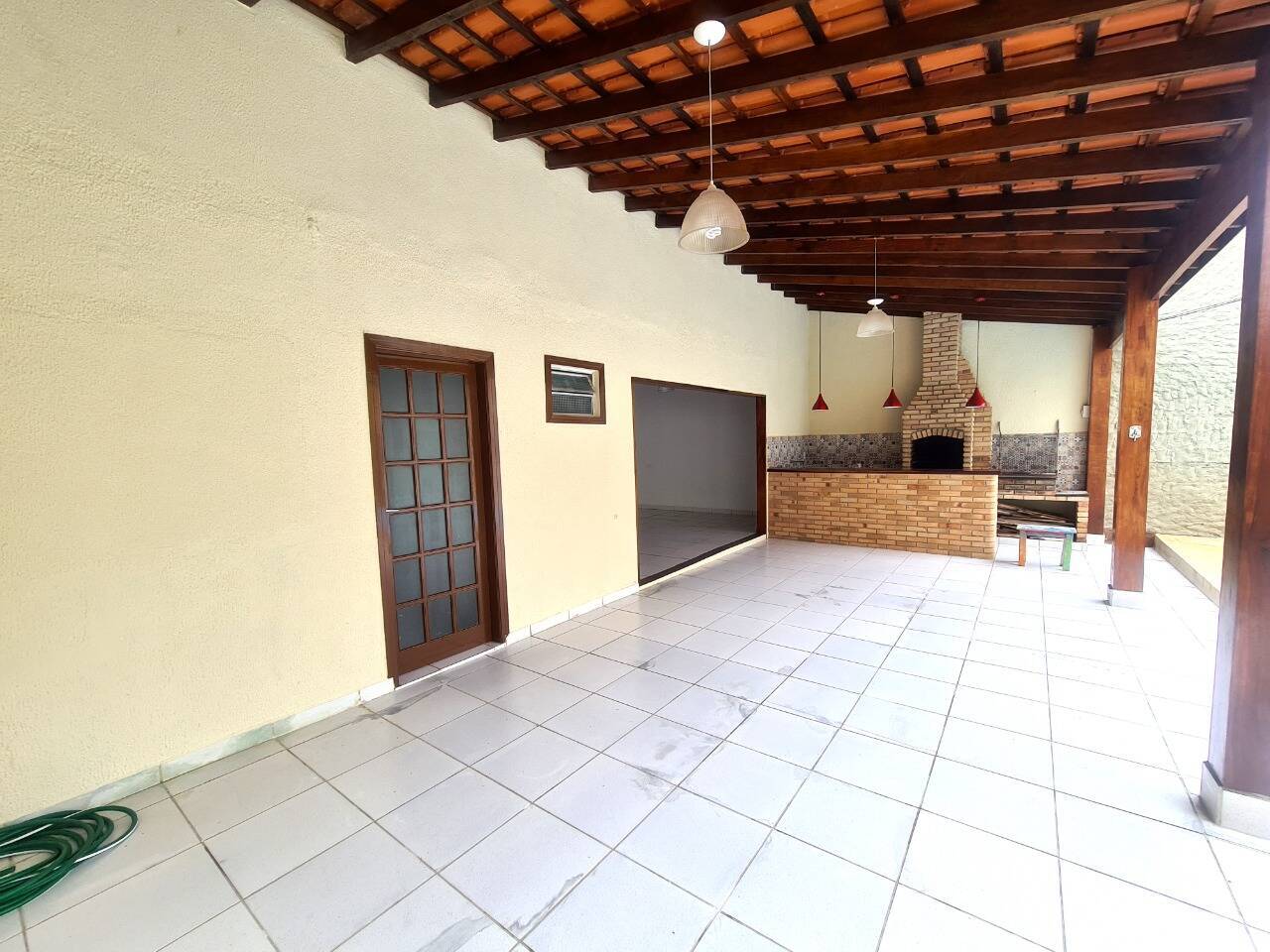 Casa à venda com 3 quartos, 200m² - Foto 5