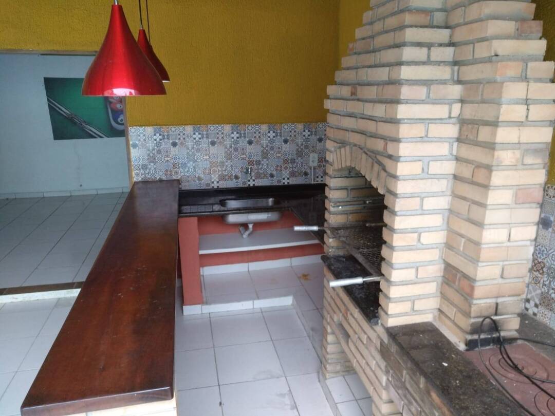 Casa à venda com 3 quartos, 200m² - Foto 4