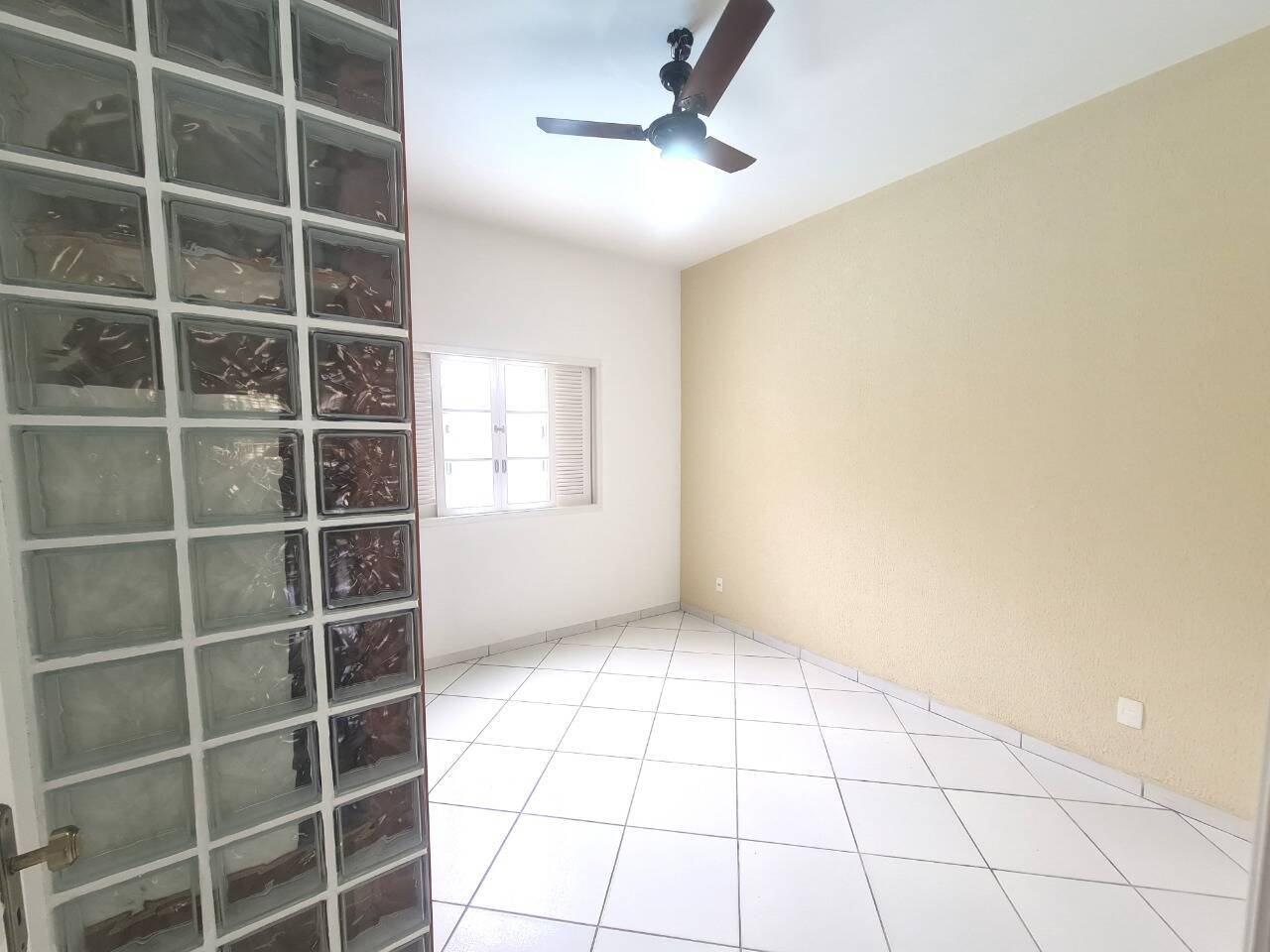 Casa à venda com 3 quartos, 200m² - Foto 26