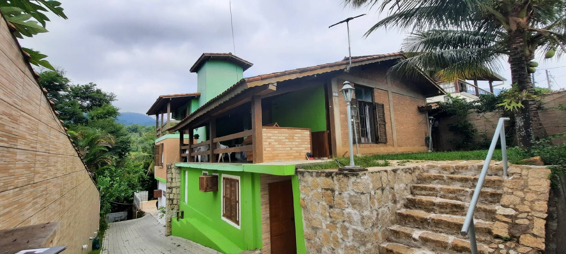 Casa à venda com 6 quartos, 500m² - Foto 1